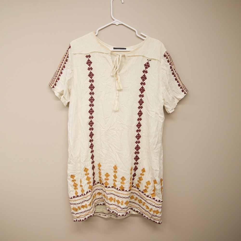 Midi dress with embroidery